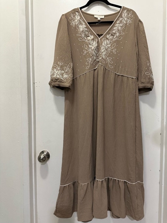 Dresses & Skirts - NEW!Figueroa & Flower Embroidered V-Neck Boho Peasant Midi Dress - Beige Sz L